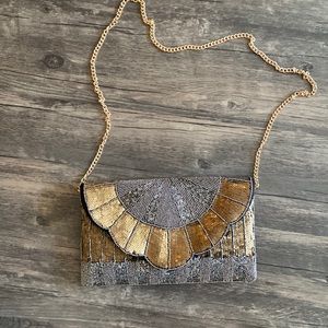 Crossbody with sequins
